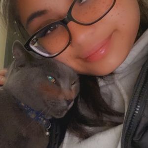 Meet your Posher, Kayla